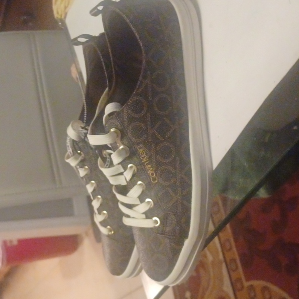 CALVIN KLEIN TENNIS SHOES. WOMEN'S SIZE 11, NWT